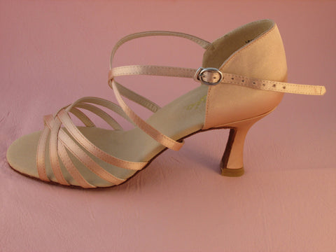 capezio rosa satin dance shoe