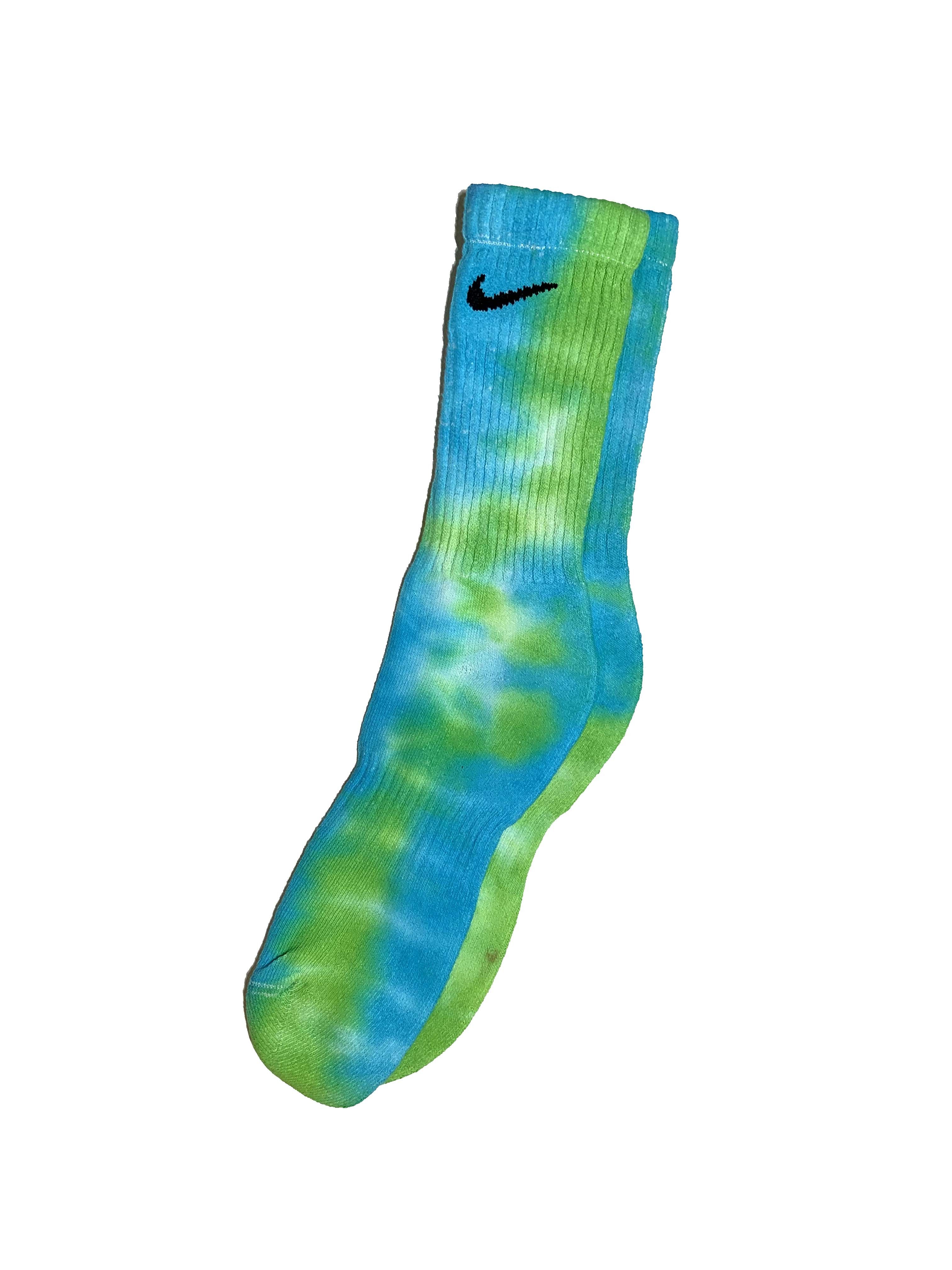 green tie dye nike socks – nadinesofierevsbech