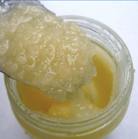 How does crystallised honey look?
