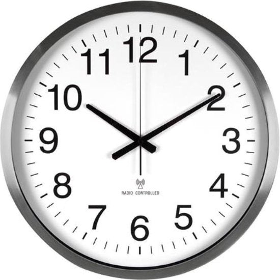 Perel Wanduhr, rund, analog, 50 cm, funkgesteuerte Zeitanzeige (DCF), Aluminium, silber - 0400fcd65affab51d83178cbe319c4ee49a3c502_Enriched_product_image