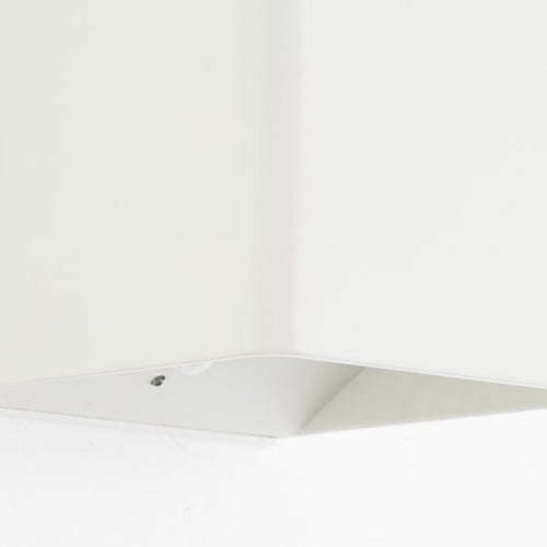 Brilliant ISEO - Wiederaufladbare, batteriebetriebene, kabellose Wandleuchte - mit Bewegungssensor - IP44 - LED 4W - 300 Lumen - 3000K - mit Batterieanzeige - Weiß - 1a2a1d9d8997123f454108945c0886e9ec1573aa_Enriched_product_image_1c51a31d-9072-4834-b7f2-bb54738a16e0