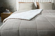 SleepMed Luxus-Sherpa-Decke - 2-seitig - Taupe - 140x200cm - 60aeee62808b830faf28e184db26512f4dd7f492_Enriched_product_image