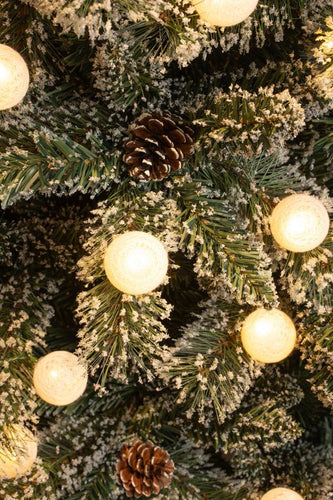 Black Box Trees Kaprun Künstlicher Weihnachtsbaum im Topf mit LED-Beleuchtung - H90 x Ø51 cm - Grün gefrostet, Rot - d73d75ad57b10408071d32b80e5c53c147be7b0c_Enriched_product_image