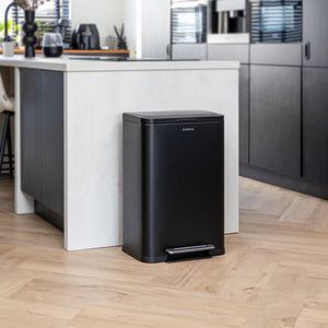 Deleca Mülleimer Prestige - 50 Liter - breit - Edelstahl Mülleimer / Abfallbehälter / Tret-Abfallsammler - mit Fußpedal und Slow Close - Mattschwarz - e8829a3a7b023460402a3feb51857cb9d1c86d07_Enriched_product_image_2b889b99-1e88-457e-84ac-1fcd3453fa17