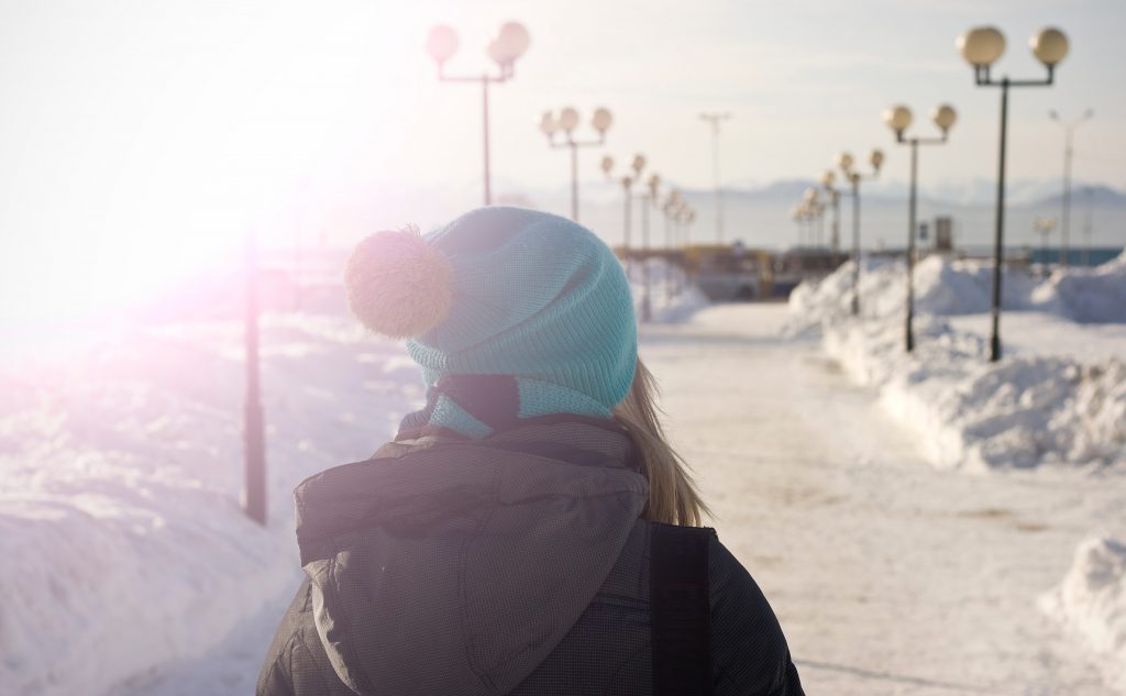 Wintersonne Frau Vitamin D Schokolade