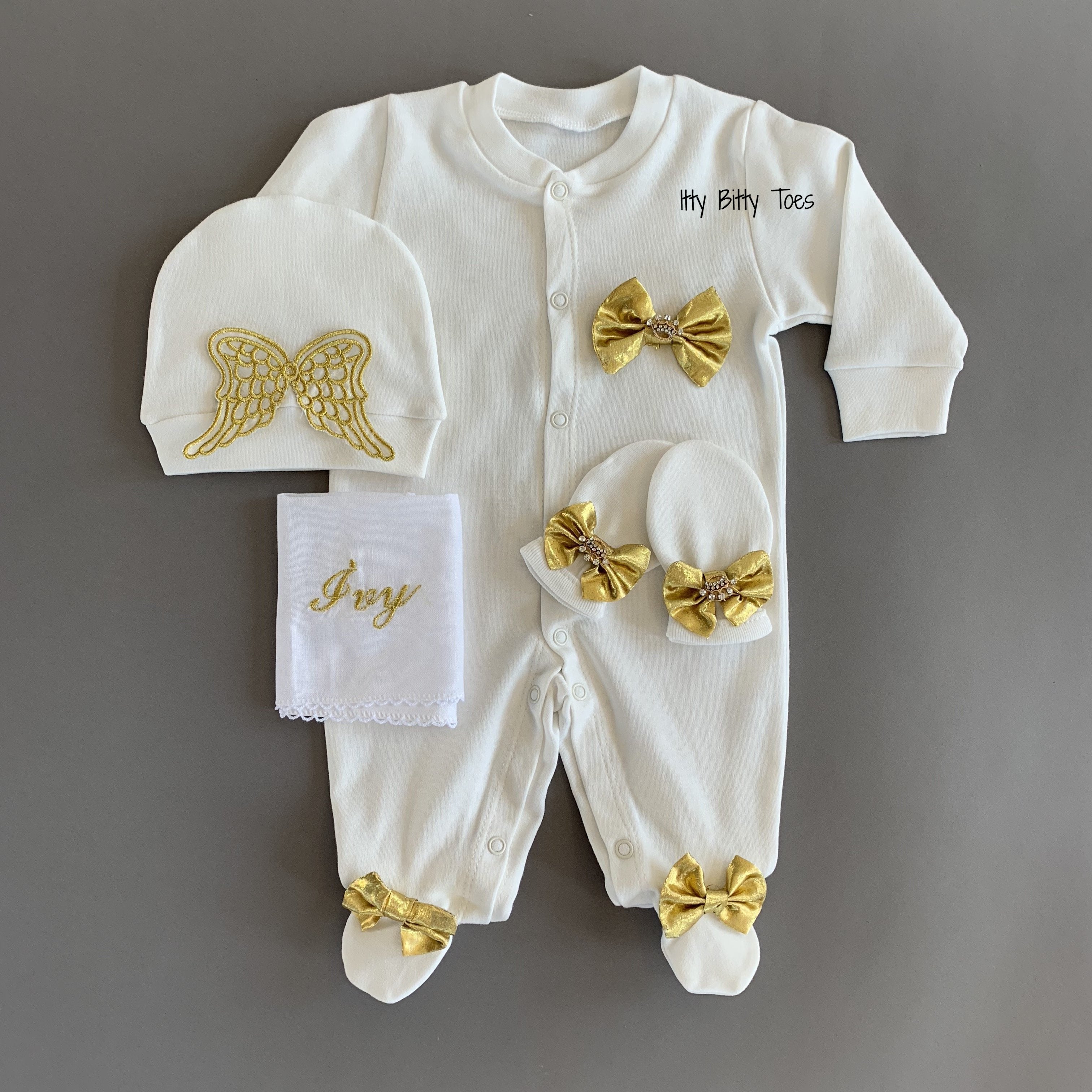 Angel Wings Embroidered Baby Set (Gold) – Itty Bitty Toes