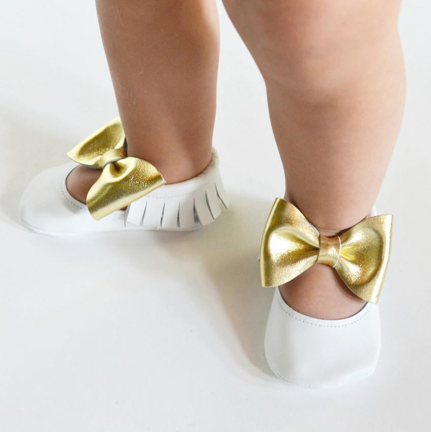 Moccasins (Nude Bow & Red Bottoms) - Children's Boutique Clothing – Itty  Bitty Toes