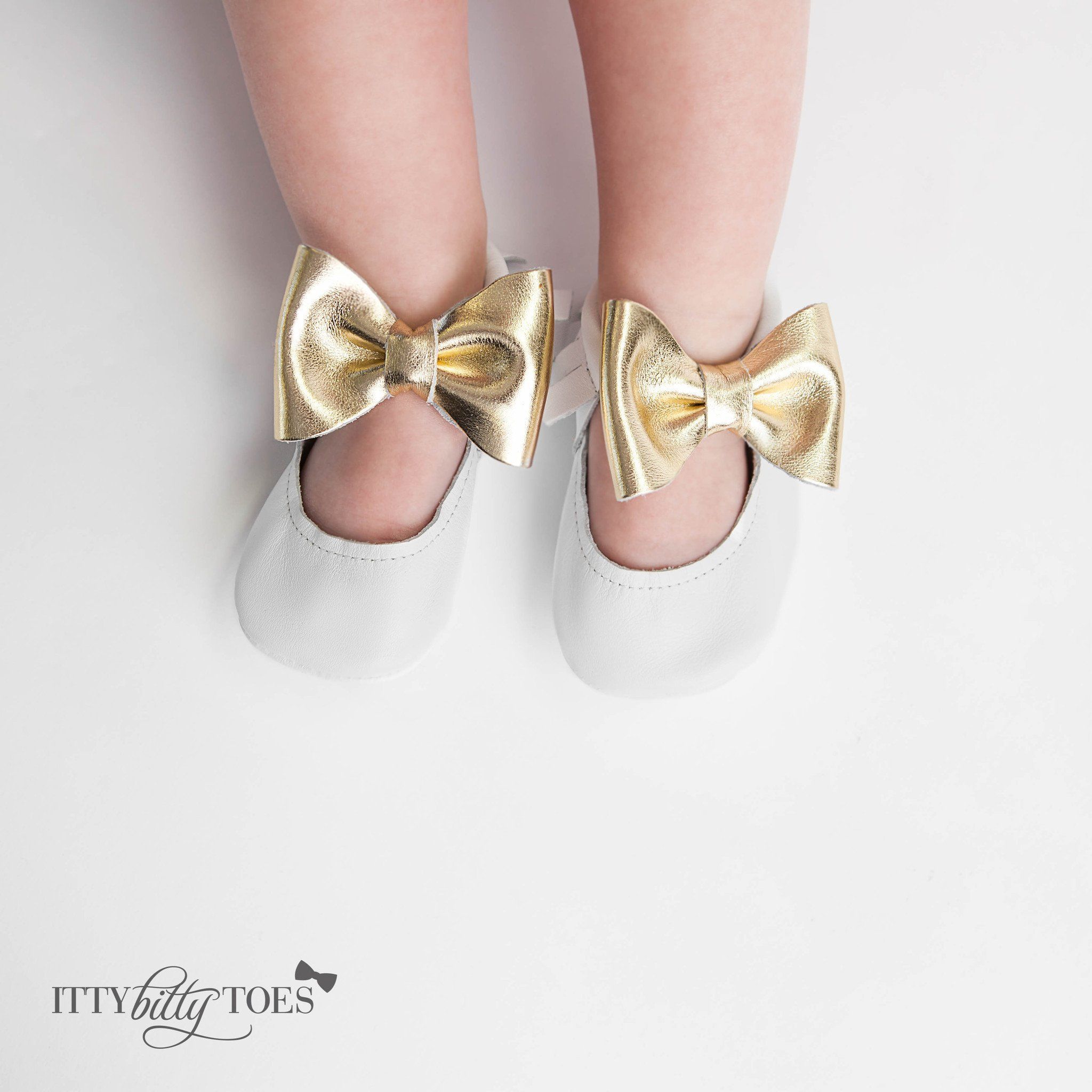 Moccasins (Nude Bow & Red Bottoms) - Children's Boutique Clothing – Itty  Bitty Toes