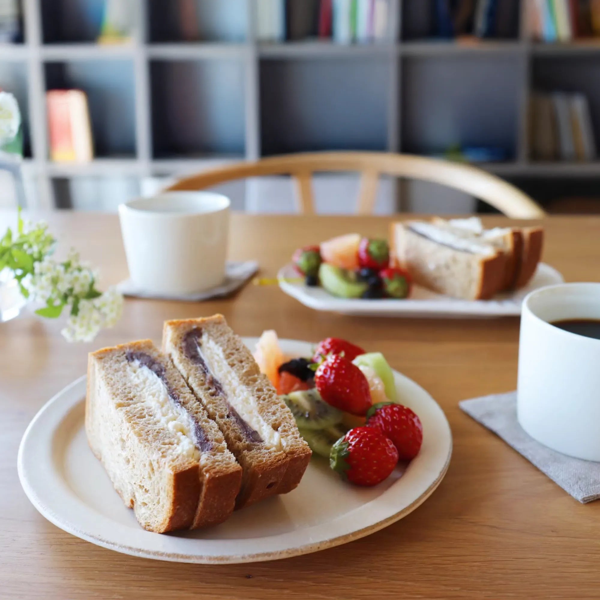 生クリーム＆十勝粒あんサンド  糖質5.9g/個