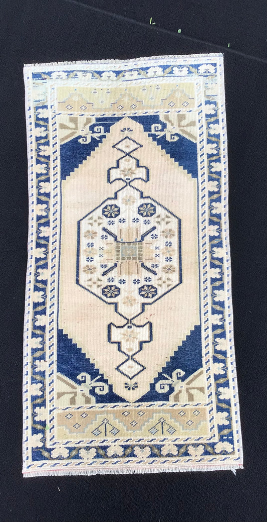 Vintage Mini Rug #3007 | 1' 8'' x 3' 4