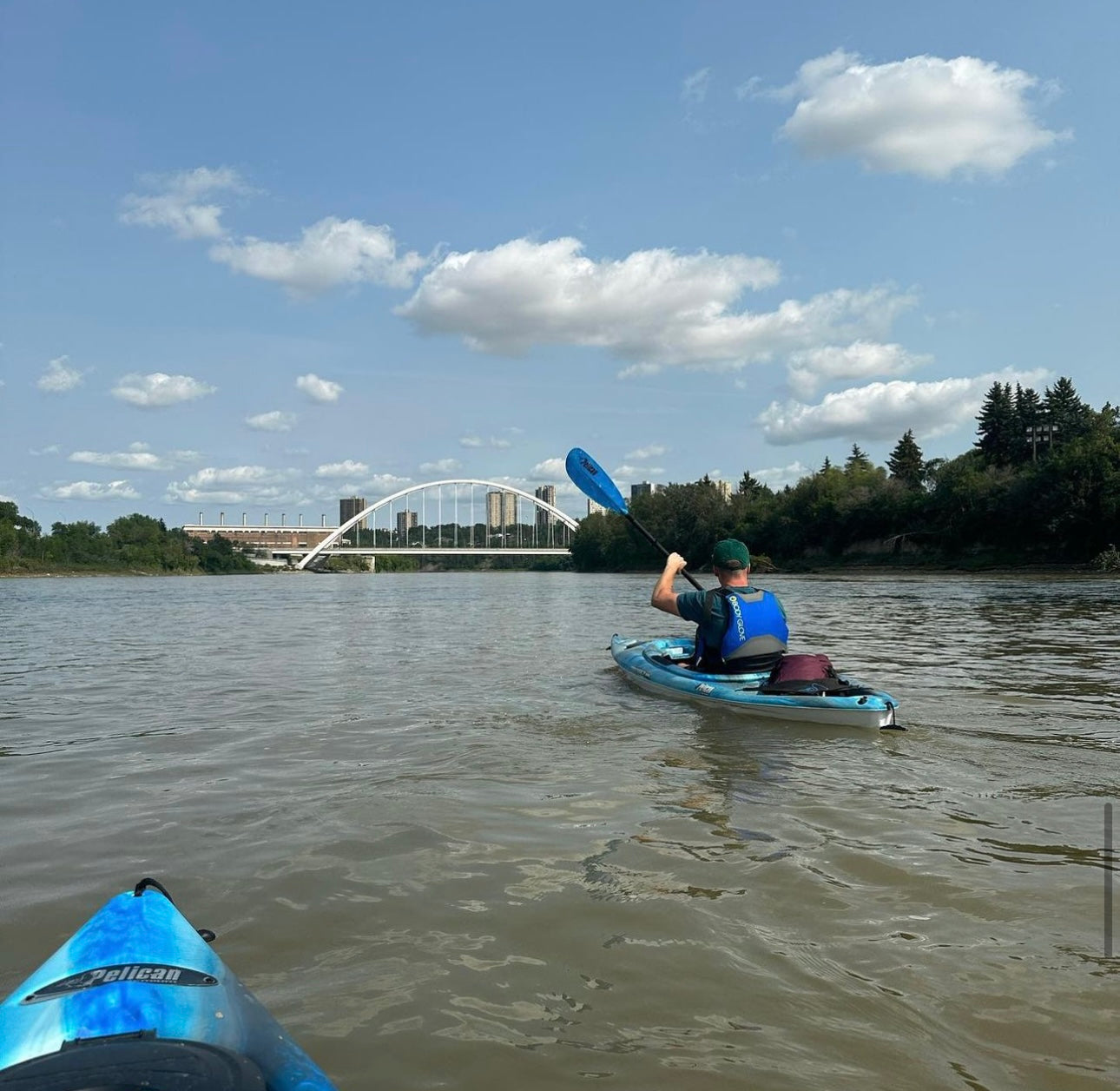 Kayaker wearing the Melissa sunglasses