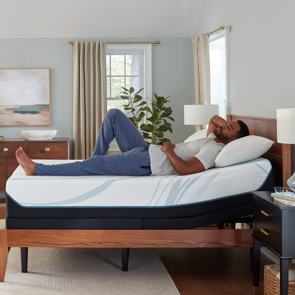 Tempur-Pedic TEMPUR-Adapt® Medium Hybrid Mattress 2.0-Lifestyle