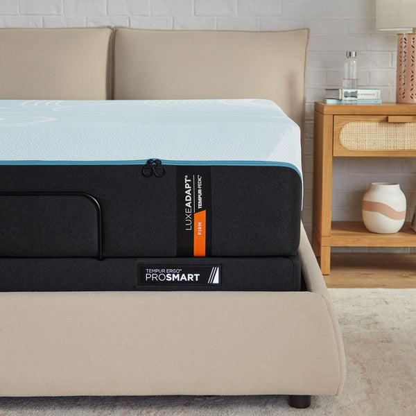 Tempur-Pedic TEMPUR-LuxeAdapt® Firm Mattress 2.0-corner