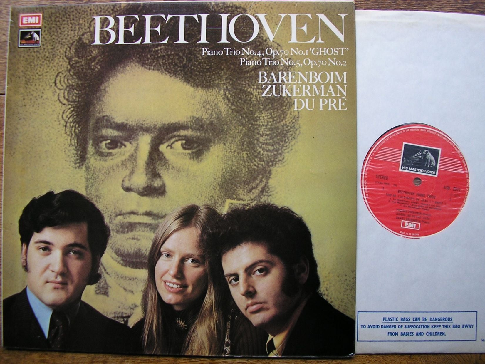 https://cdn.shopify.com/s/files/1/0657/8937/products/beethoven-piano-trios-nos.-4-5-daniel-barenboim-jacqueline-du-pre-pinchas-zukerman-asd-2571-1238-p_9444af48-c998-4e61-a759-b5f228e42b0c.jpeg?v=1411669792