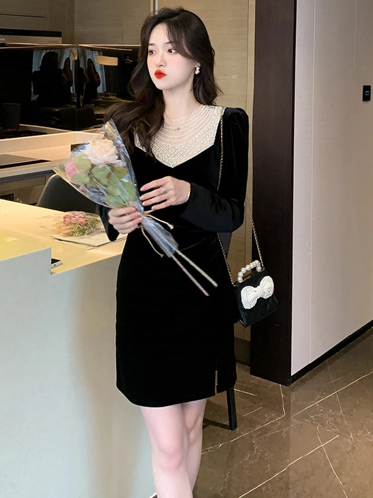 Luxurious Black Velvet Evening Dress for Elegant Women