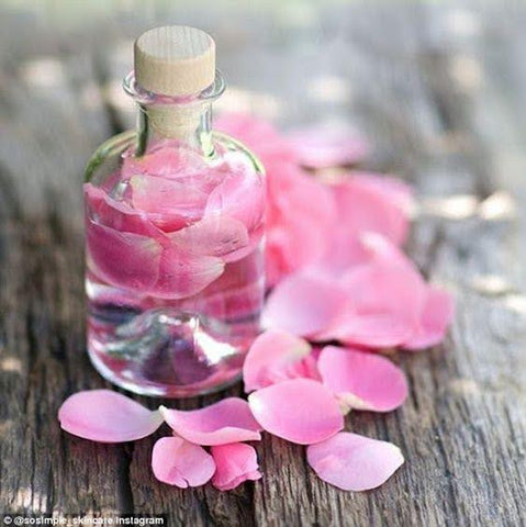 6 Benefits of Rosewater for Your Skin