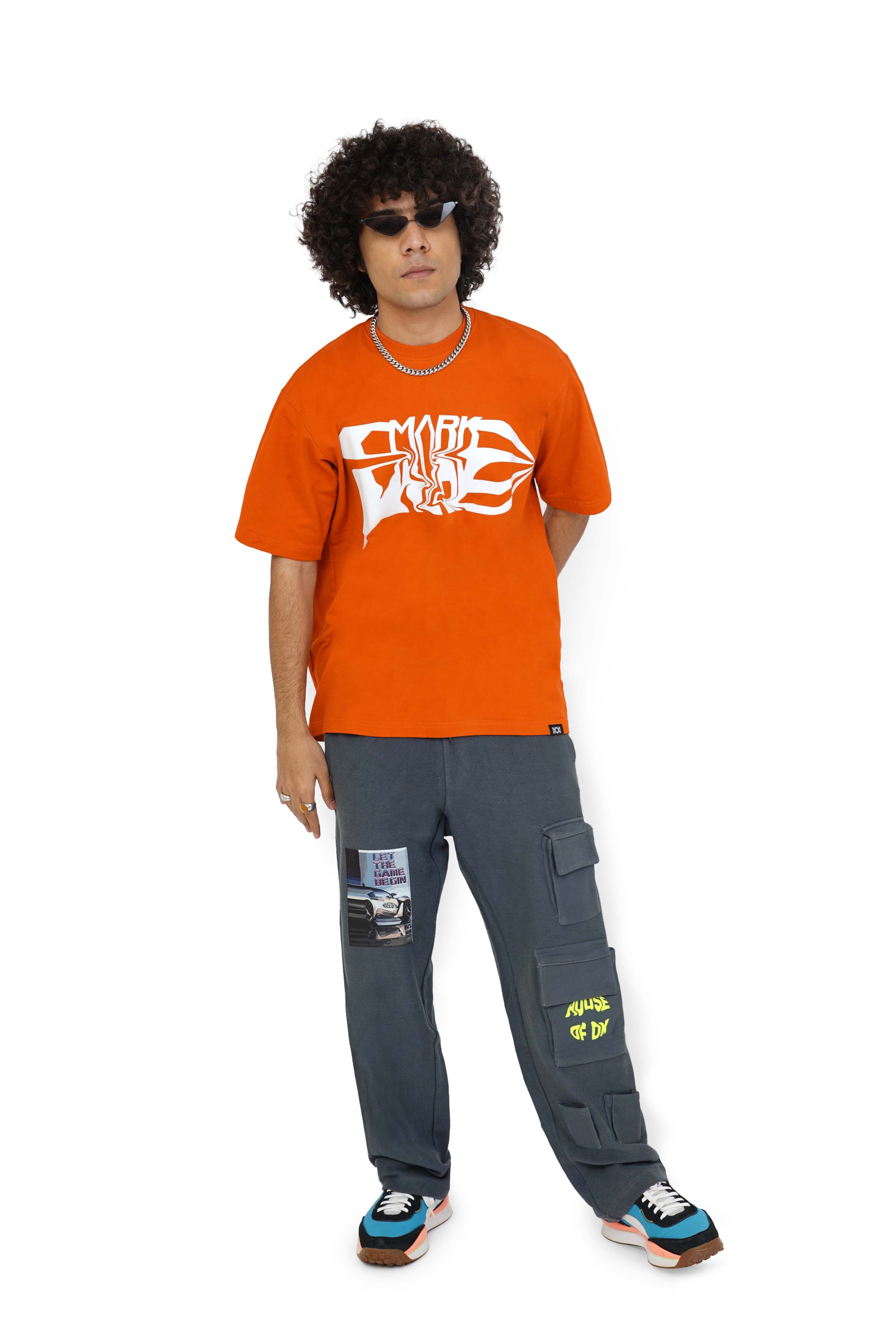 T-shirt with pockets and cargo trousers set