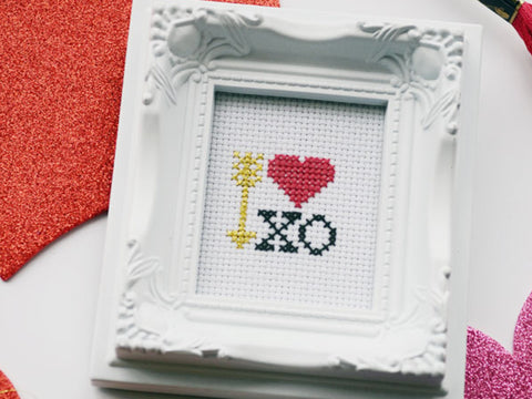 5 FREE Heart Embroidery Patterns {DIY Tutorial} - Wandering Threads  Embroidery