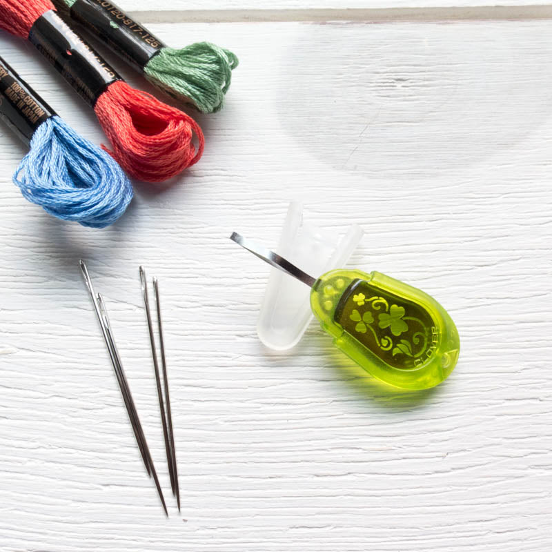 Clover Yarn Threader (3142) — Loop Knitting