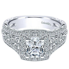 Celebrating the Cushion Cut Diamond