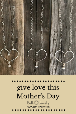 heart necklaces for mom
