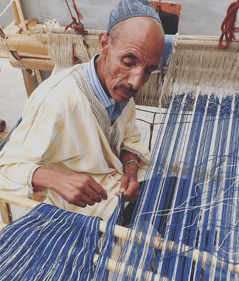 Artisan weaves for Marrakshi Life on warp/weft flatbed loom. 