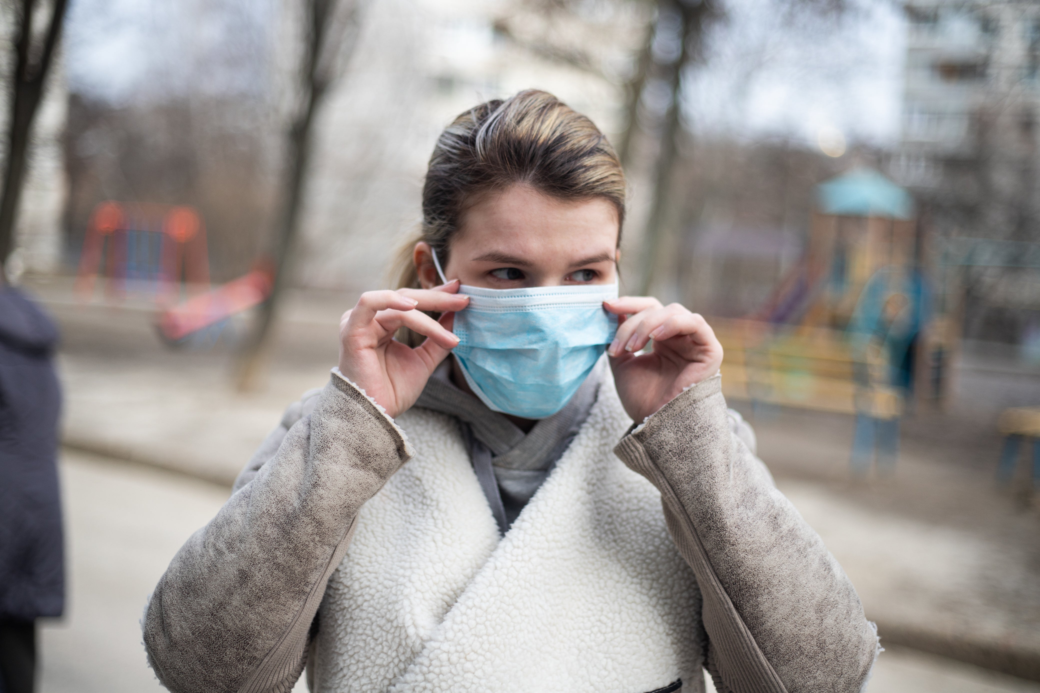 woman wearing face mask