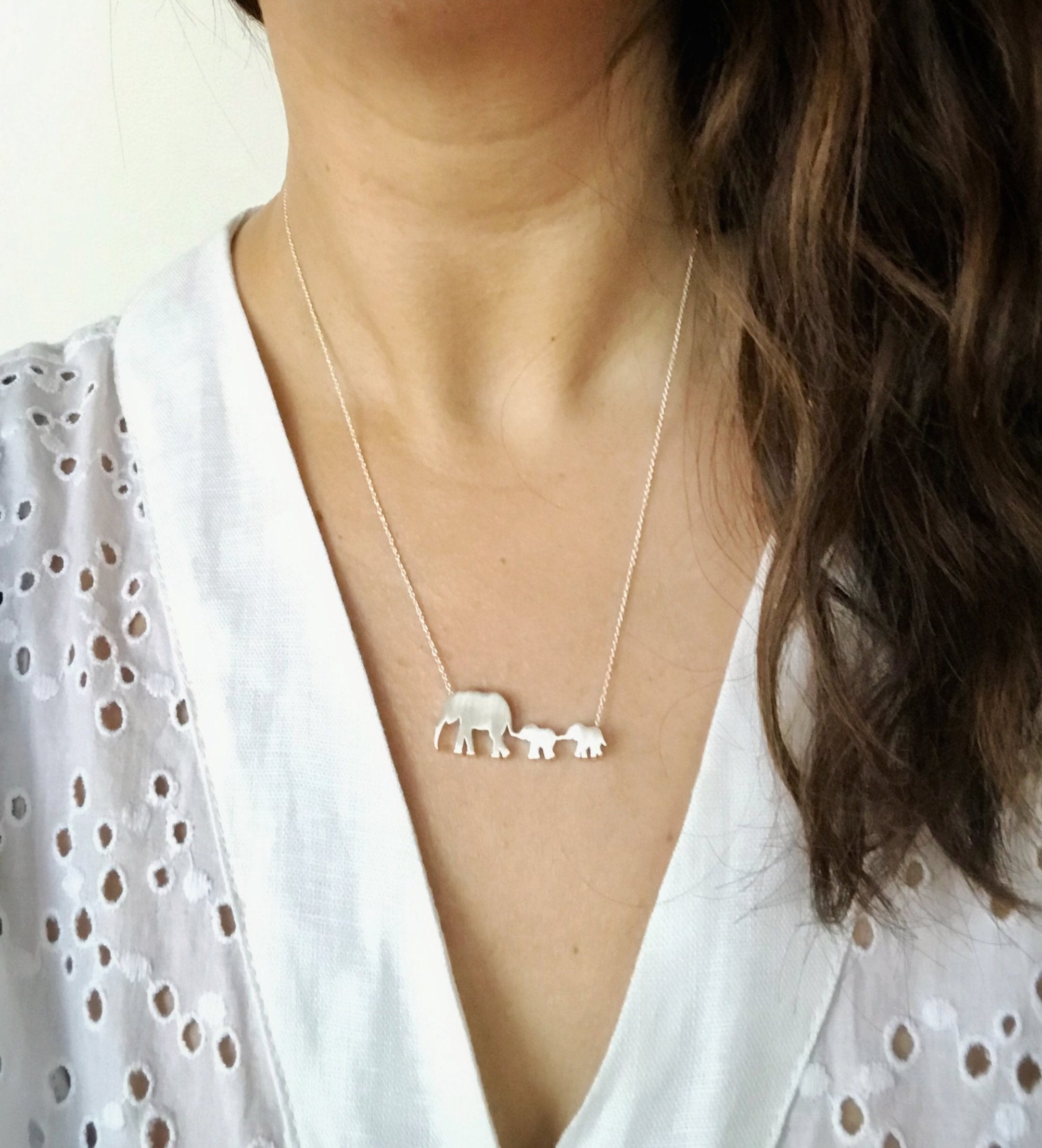 mother and two baby elephants necklace