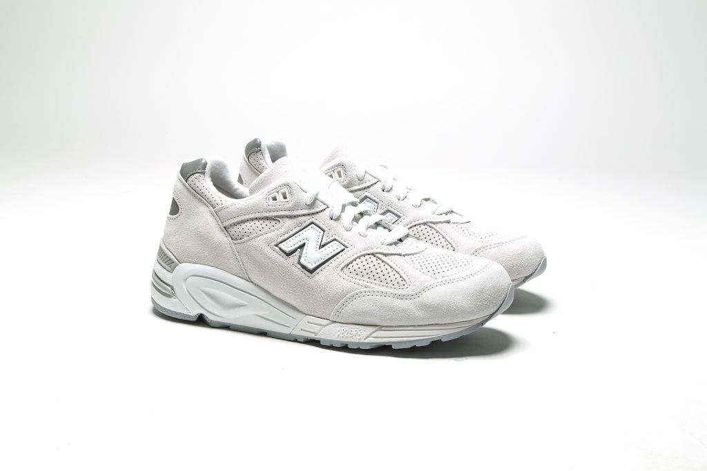 new balance 990v2 white