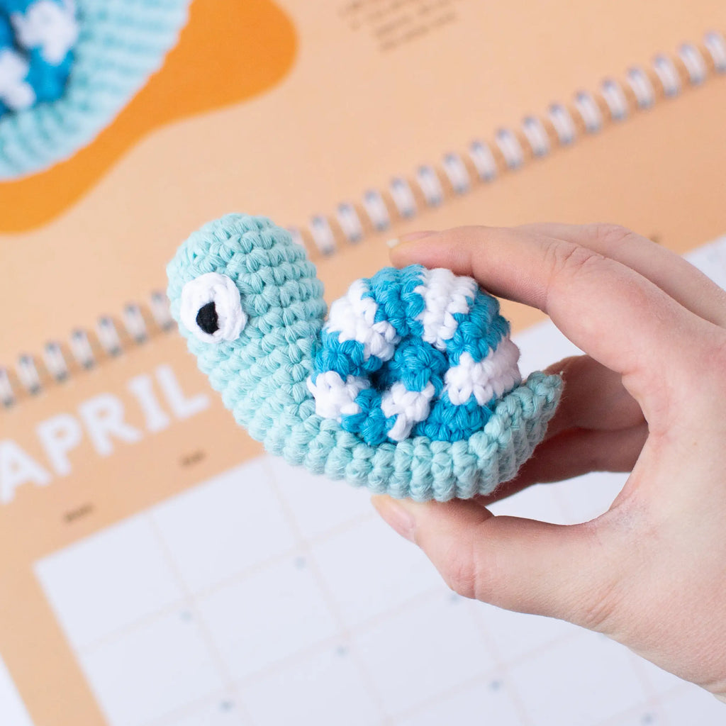 free crochet snail amigurumi pattern