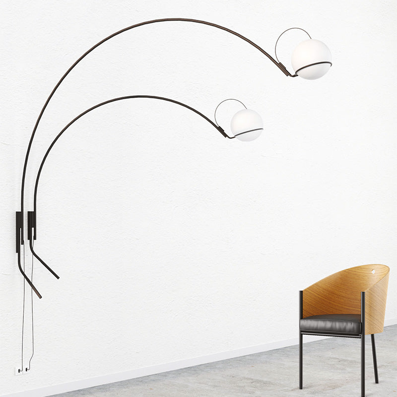 Fontana Arte Alicanto wall lamp gifts light with a gracefull bow