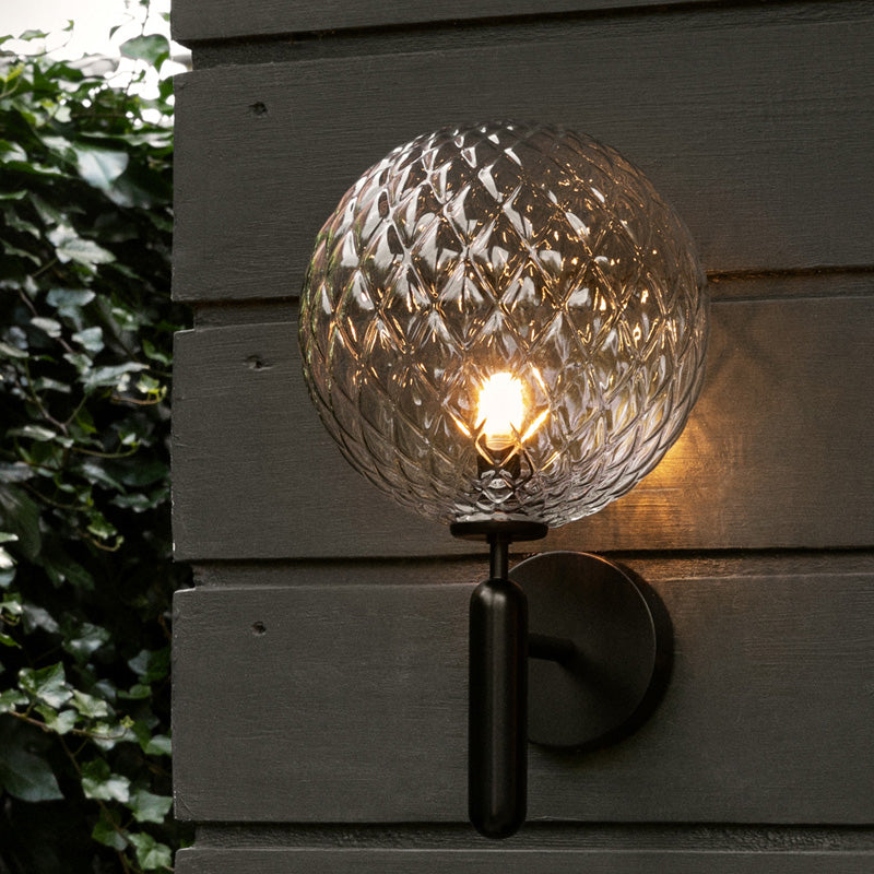Nuura Miira outdoor wall lamp classic shape, modern en playfull design, inviting and pleasant glow