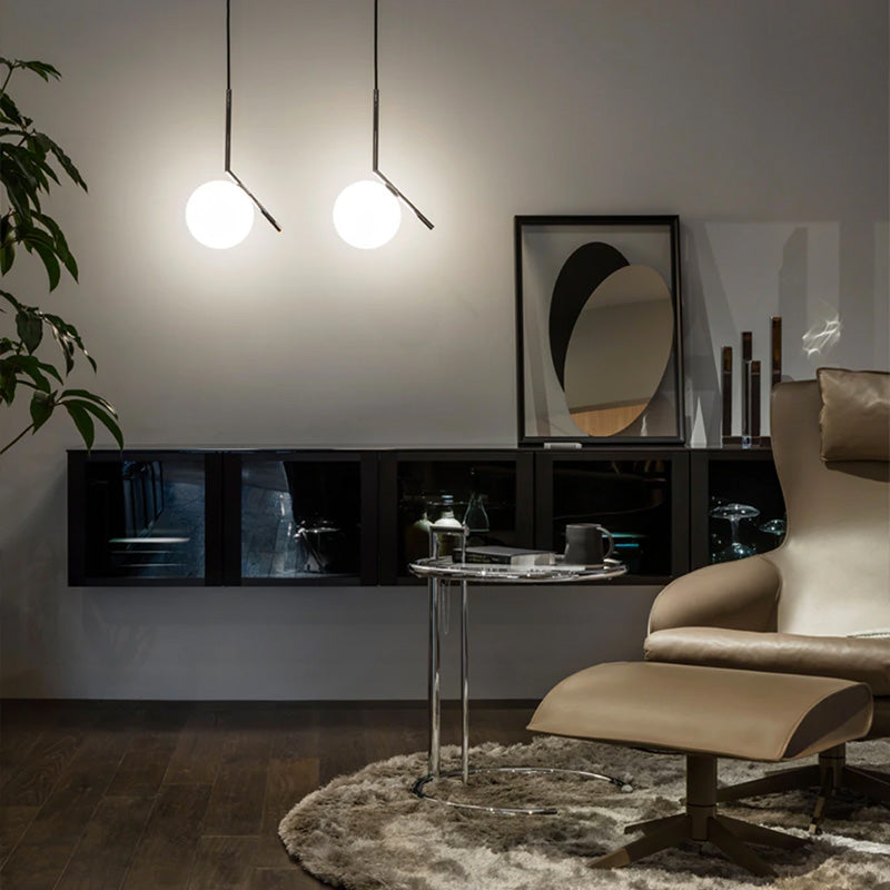 Flos IC Lights Suspension graphic lines as interieur eye-catcher