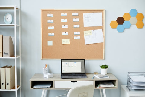 workplace-design-with-corkboard