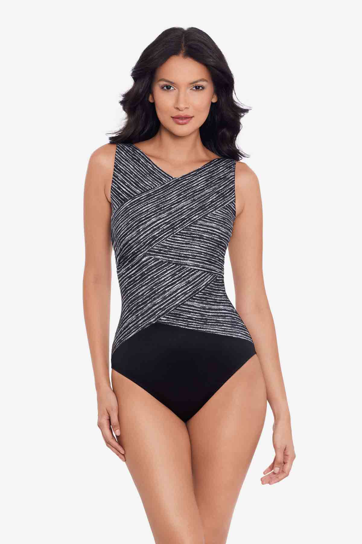 Swimwear with Underwire – Miraclesuit