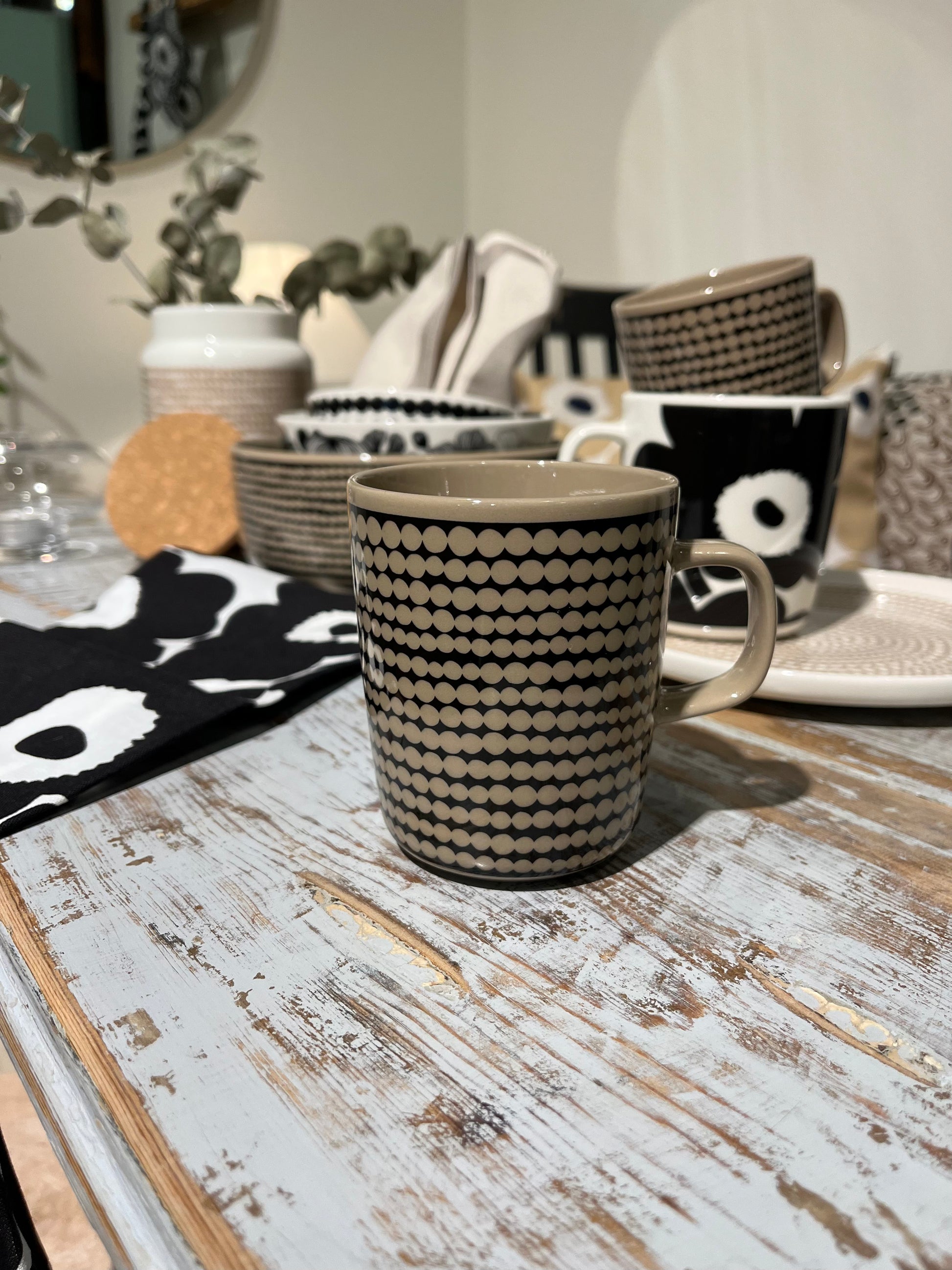 Mugg Marimekko beige/svart – Fairfields