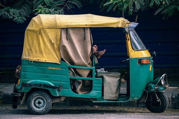 Das Tuk Tuk oder die Autorikscha ist eine beliebte Taxi Alternative in Indien