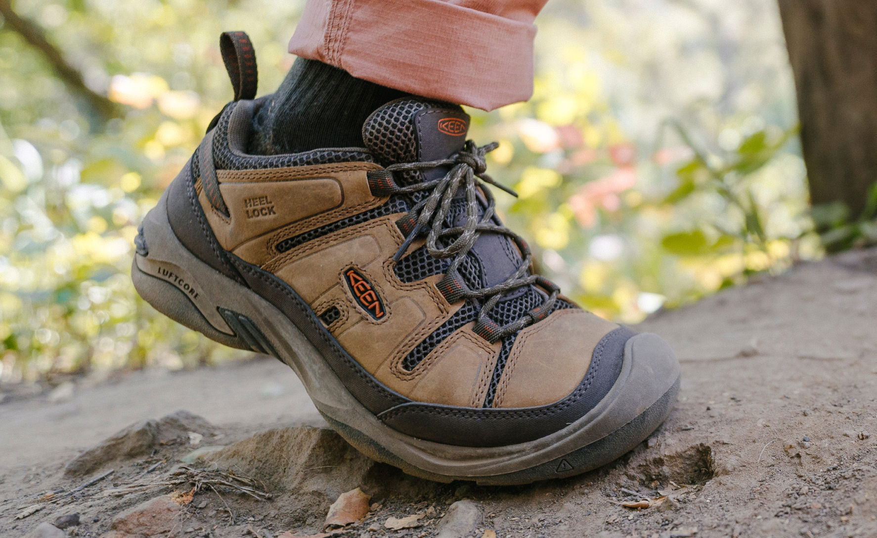 Men's Vented Hiking Shoes - Circadia