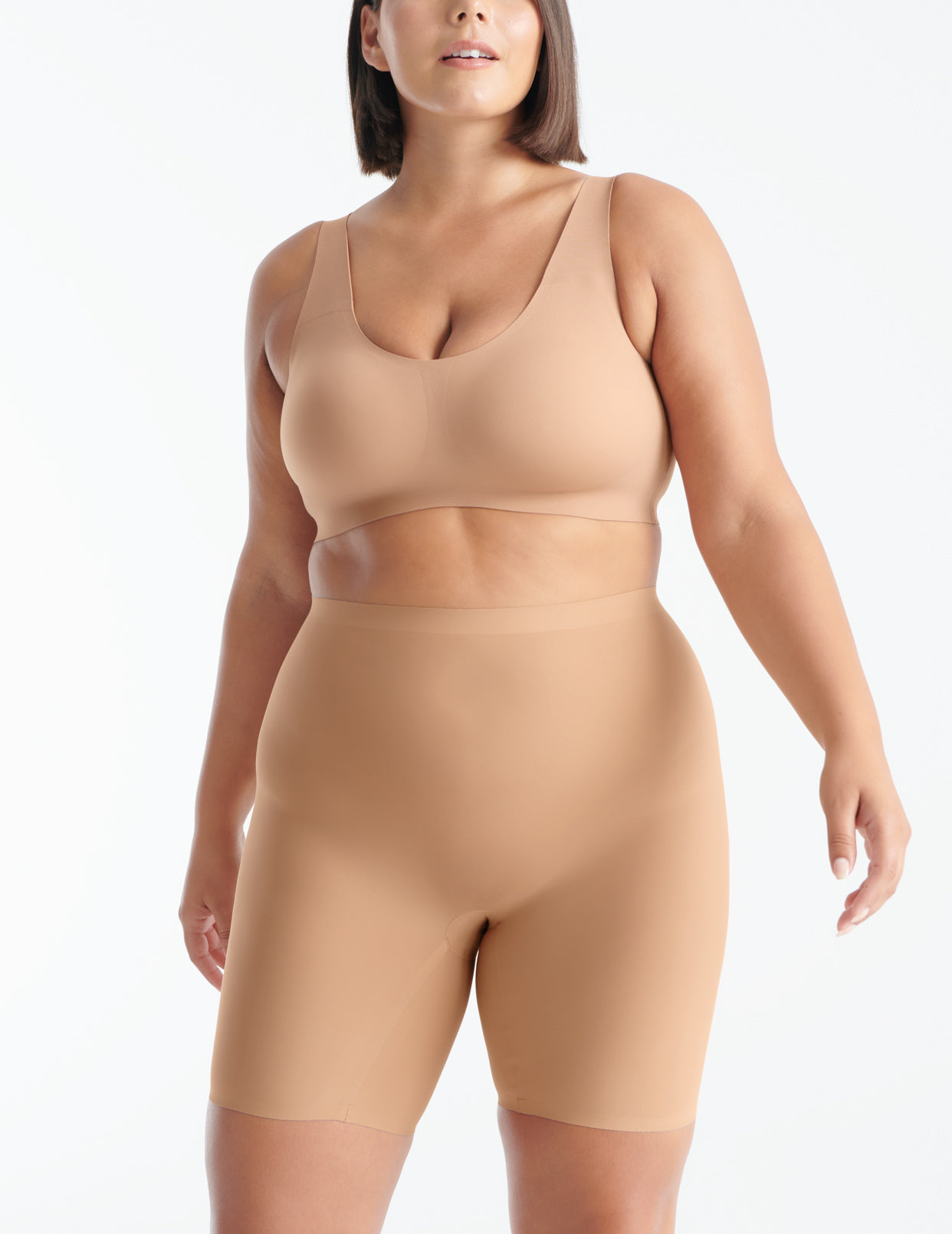 Maya has 45.5" hips and wears a Knix size XL 
