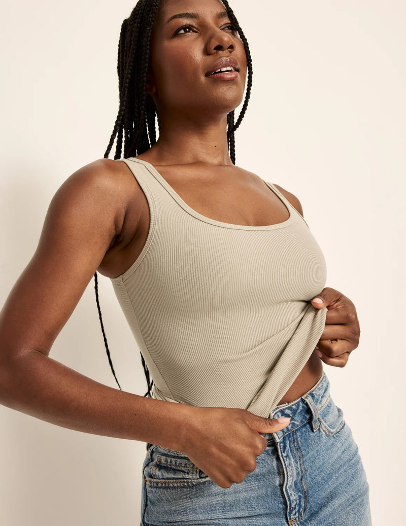 Gin is a 34DD and wearing KNIX M