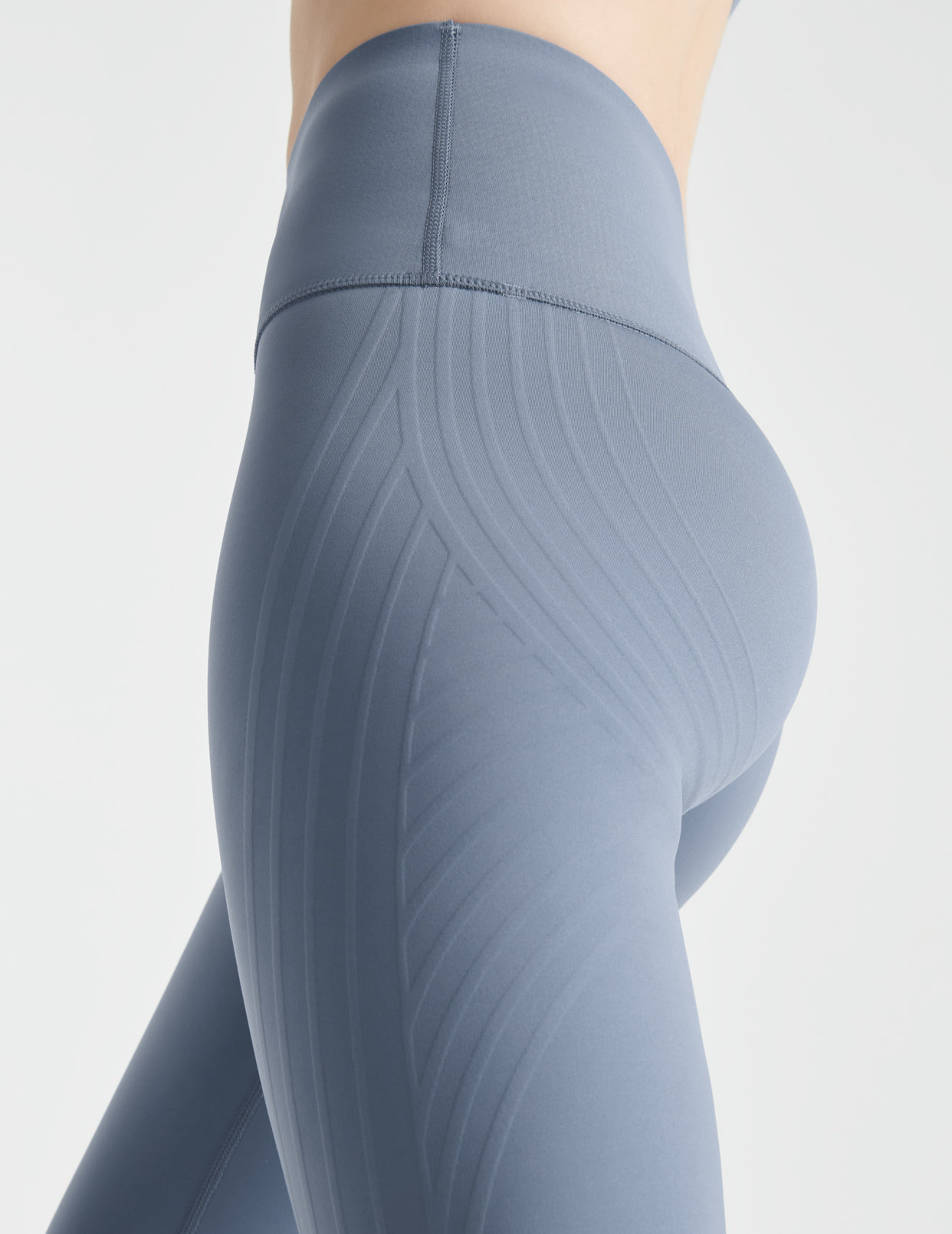 Knix - Coming August 5th  Go with the Flow™️ High Rise Leakproof Legging💧  As part of our new Knix Active Collection, we're introducing HiTouch™️3D  fabric technology leggings — our latest innovation