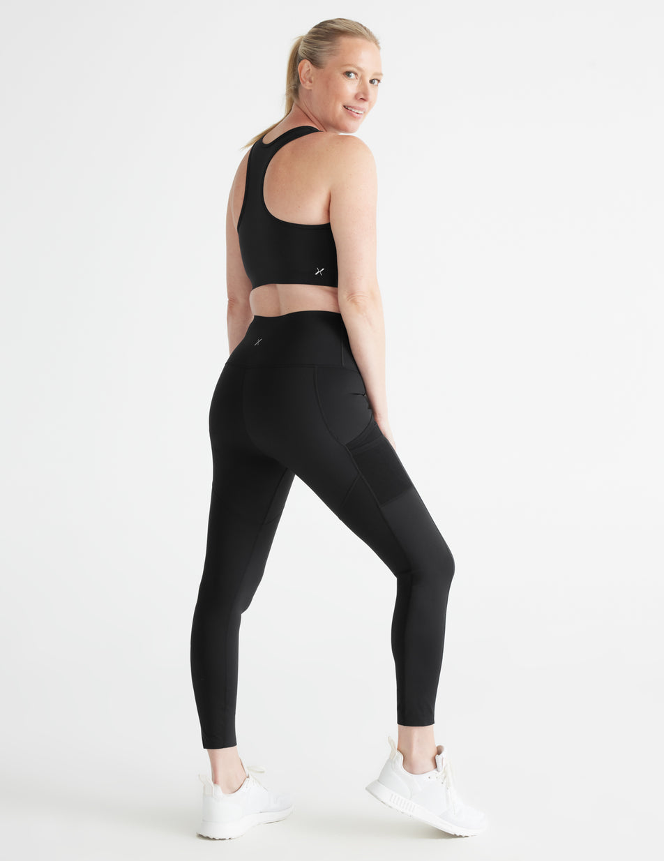 The Cross Back Sports Bra and Dynamic leggings are the perfect