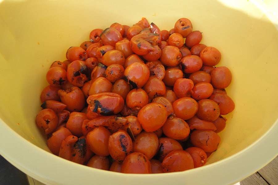 柿の王様にふさわしく香り豊かフルーティーで上品な酸味の柿酢