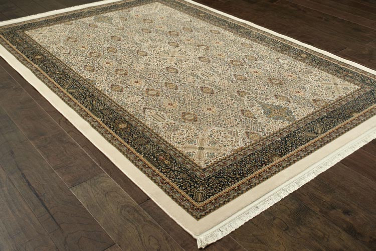 1335I  Oriental Weaver Masterpiece Area Rug on Floor