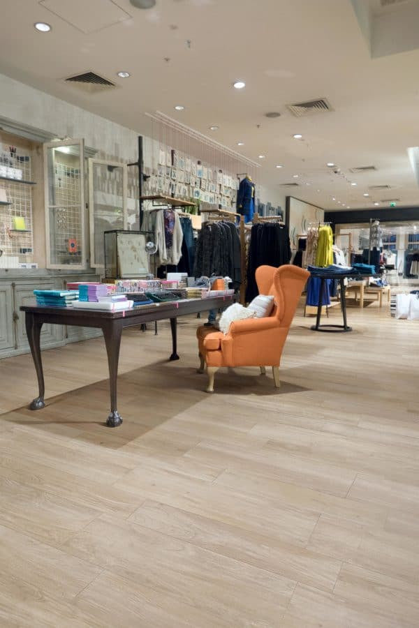 Commercial Floor wood-look Tile