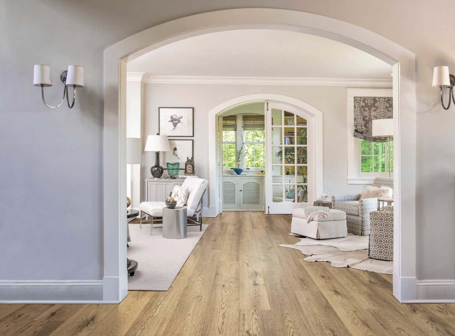 Blonde wood-look laminate in an entryway 