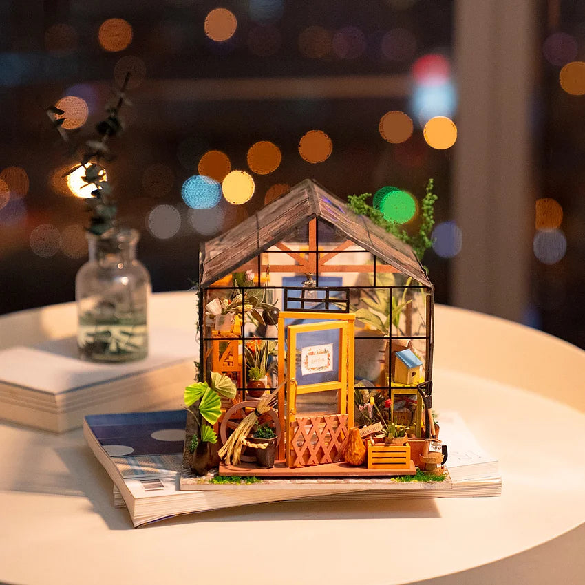 Rolife Cathy's Flower House DIY Miniature House DG104 | Robotime Online