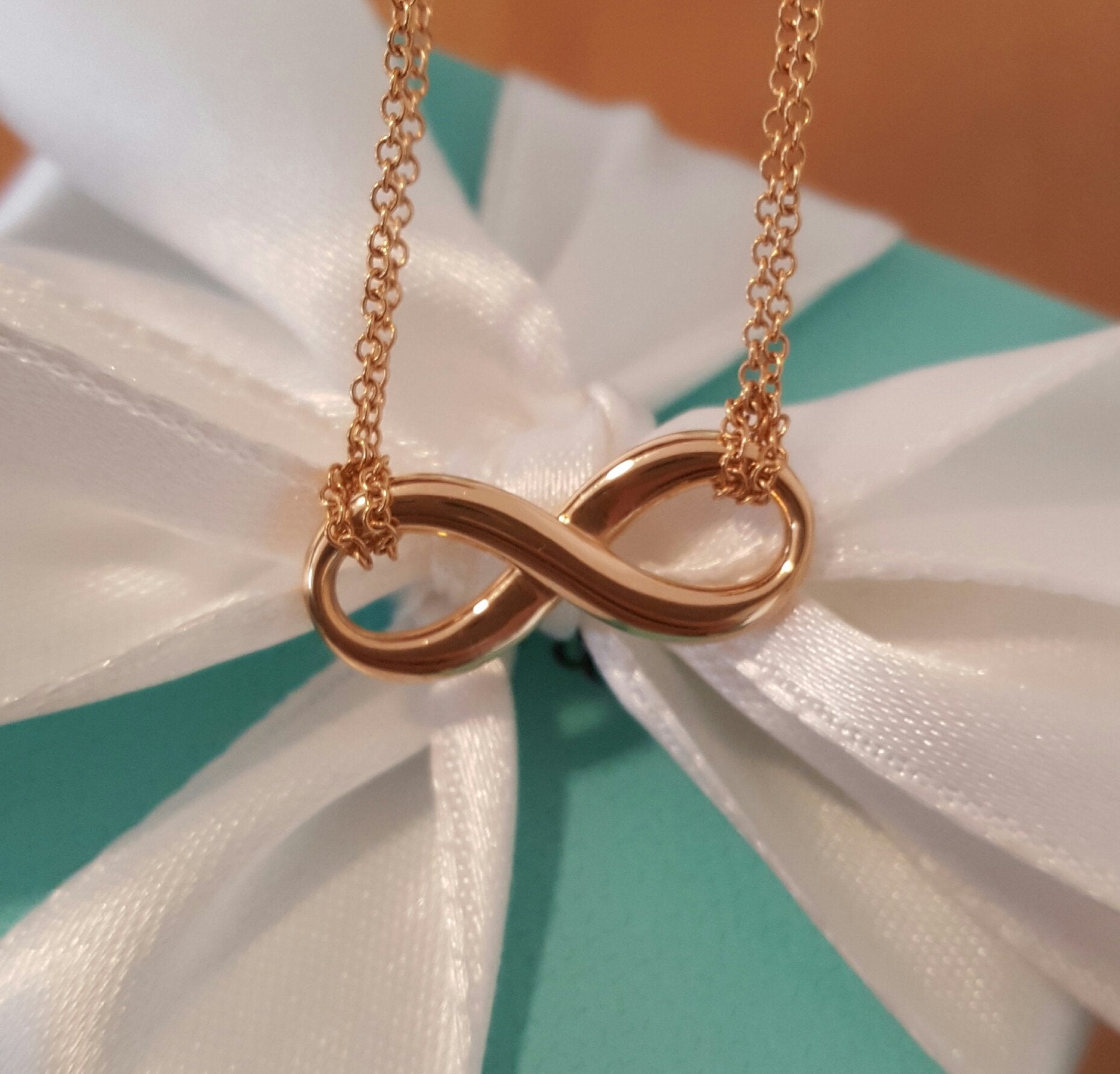 Tiffany And Co 18ct Rose Gold Tiffany Infinity Pendantnecklace 16 Chai