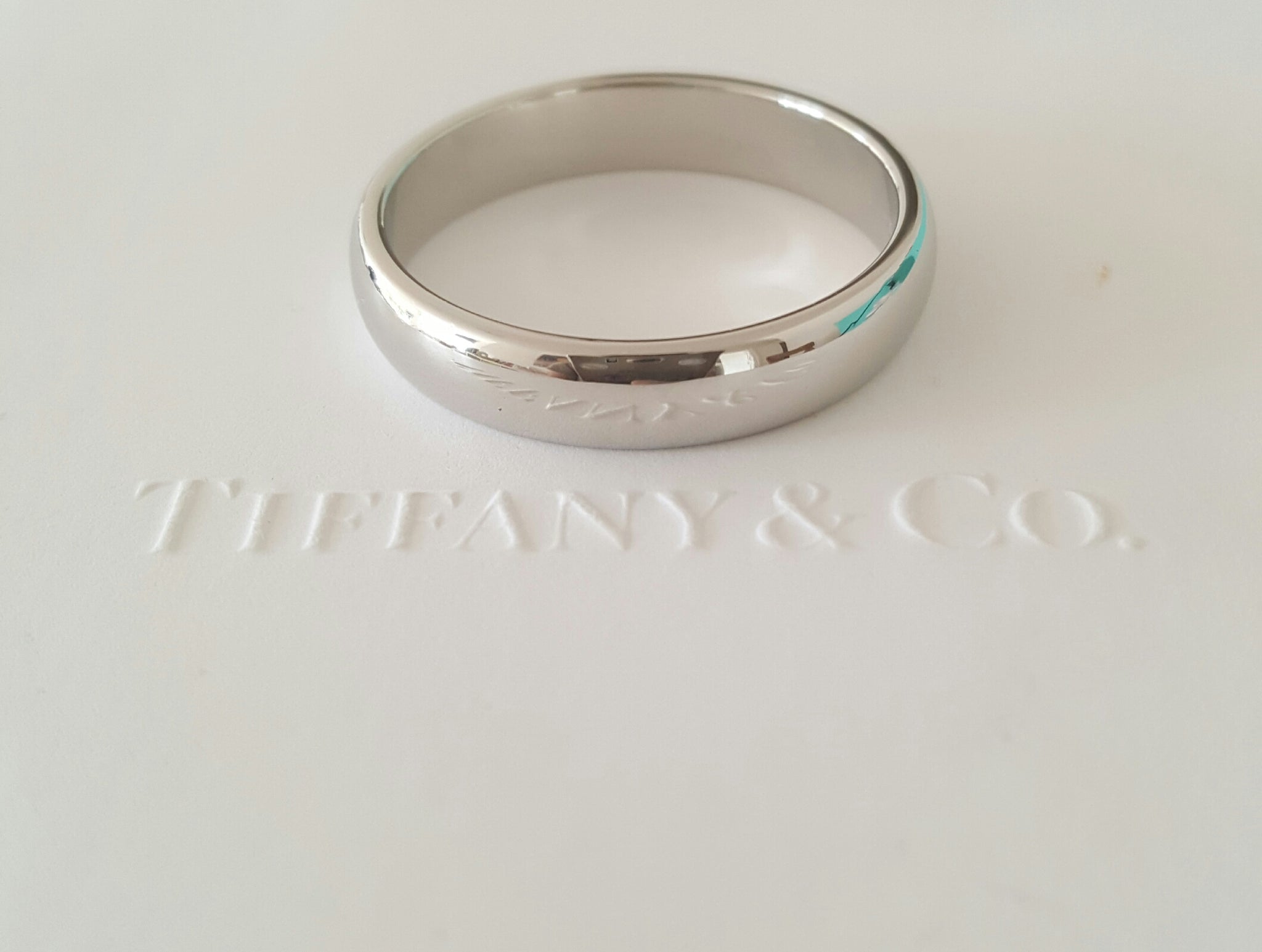 Tiffany & Co. 4.5mm Platinum Classic Mens Wedding Band