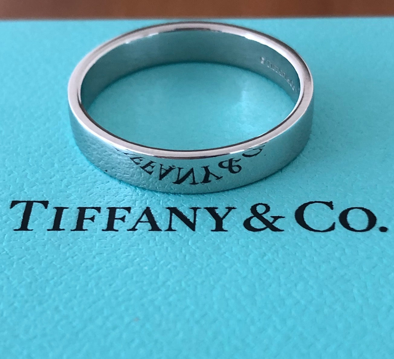 Tiffany & Co. Mens Platinum Wedding Band Ring 4mm Size 8.5